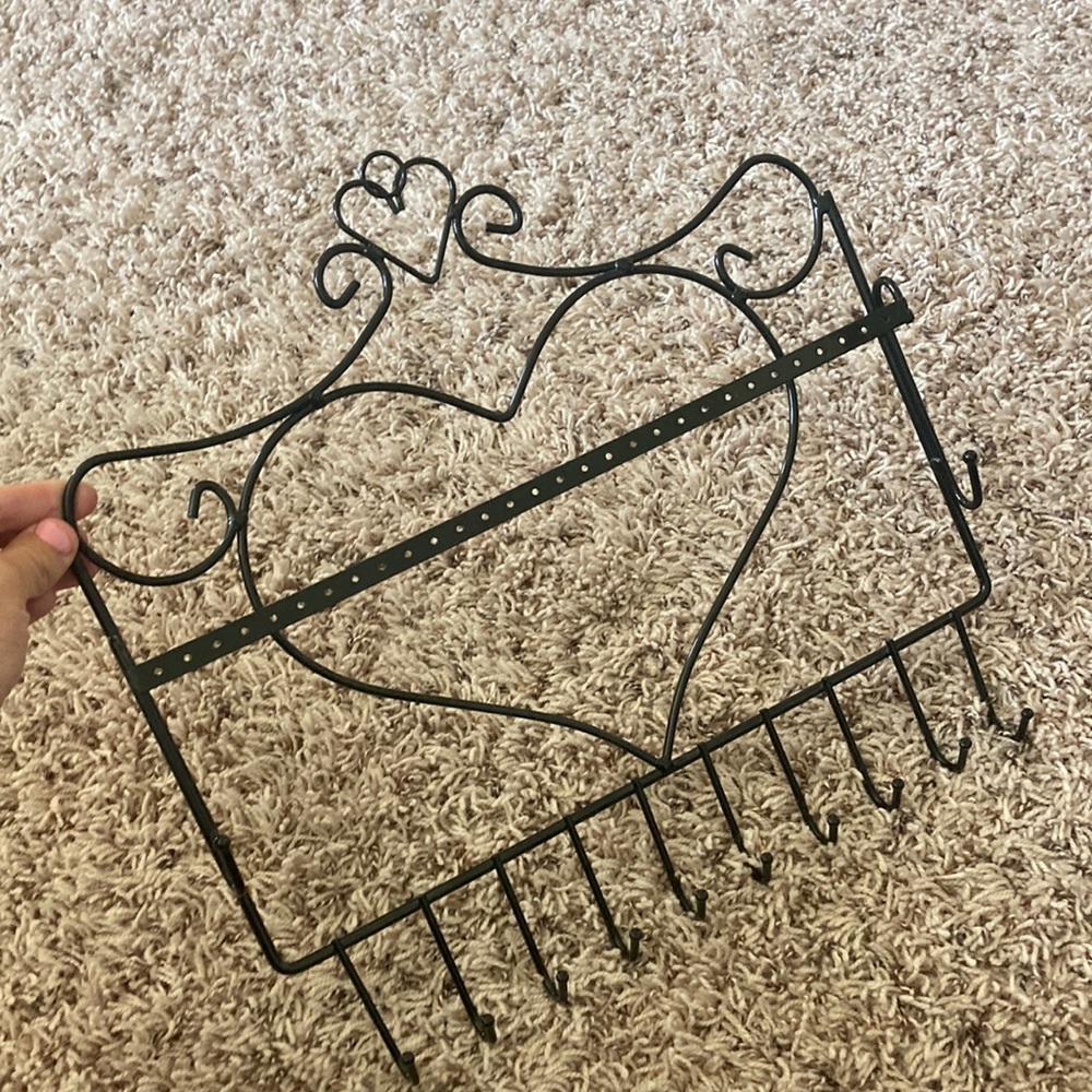 Jewelry hanger for wall